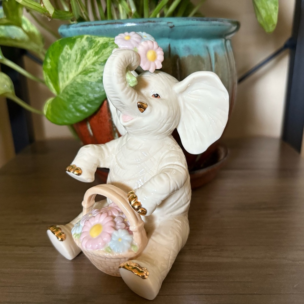 Lenox Sweet Spring Elephant - Picture 3 of 4